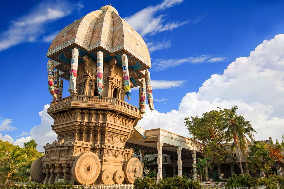 Tamil Nadu ancient temples, classical culture and coastal destinations